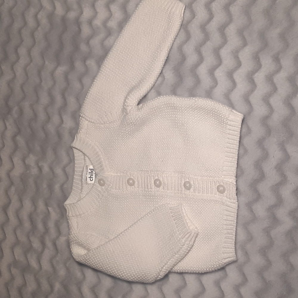 Carter's white sweater